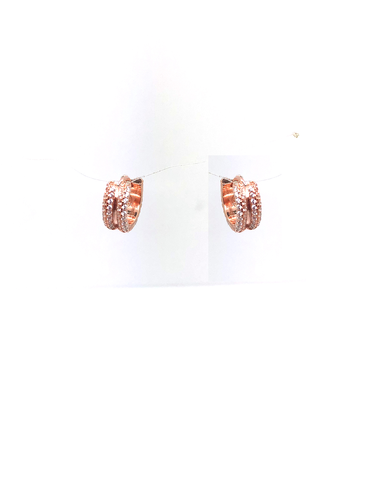 orecchino cerchio largo con fila di zirconi laterali in entrambi i lati tutto in argento 925 bagnato in oro rosa