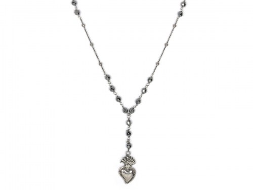 collana in argento con pietre ematite e pendente sacro cuore