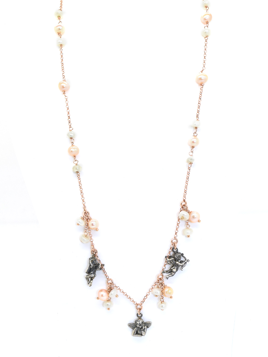 collana in argento con pendenti a forma di angelo e perle
