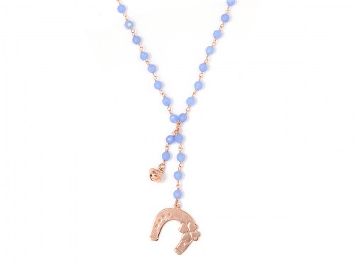 Collana in argento color rosa, pietre naturali agata celeste con ferro di cavallo e campanella