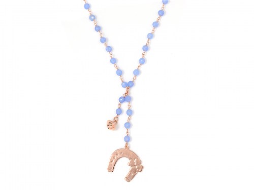 Collana in argento color rosa, pietre naturali agata celeste con ferro di cavallo e campanella